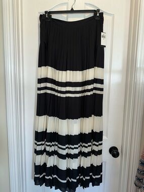 Lauren Ralph Lauren Black and White Striped Pleated wide leg pants